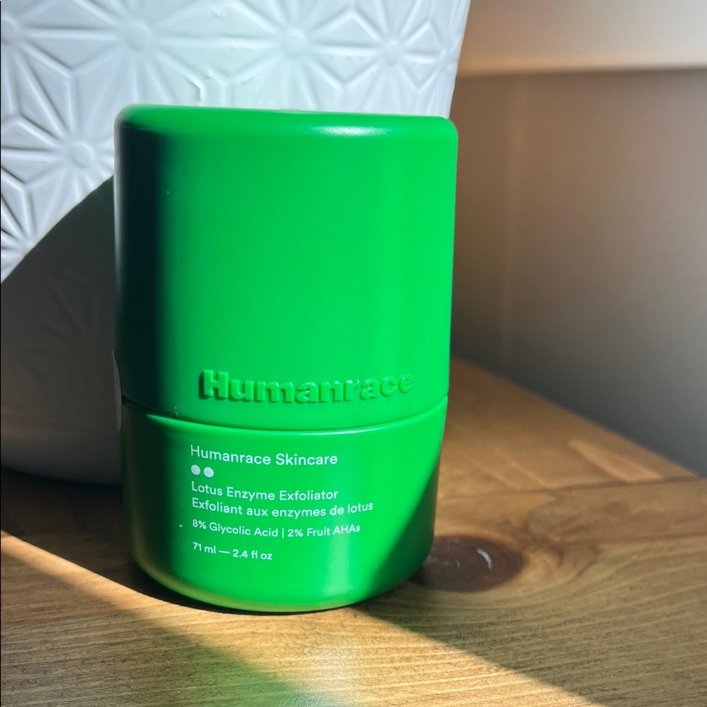 Humanrace Skincare Lotus Enzyme Exfoliator - Green